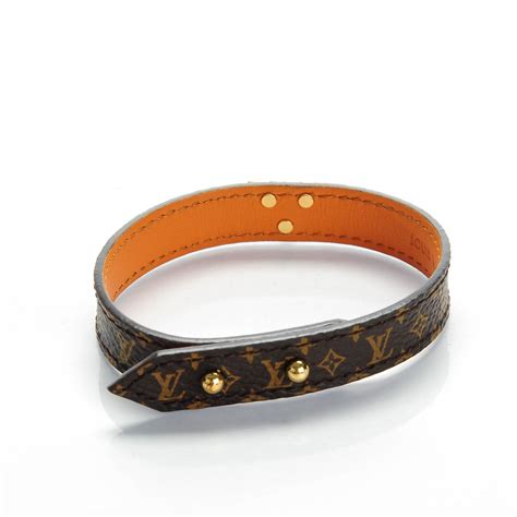 Louis Vuitton v bracelet